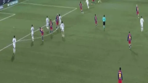 姆巴佩客场对阵利物浦，力挺皇马奋勇拼搏